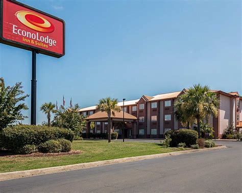 Econo Lodge Inn & Suites I